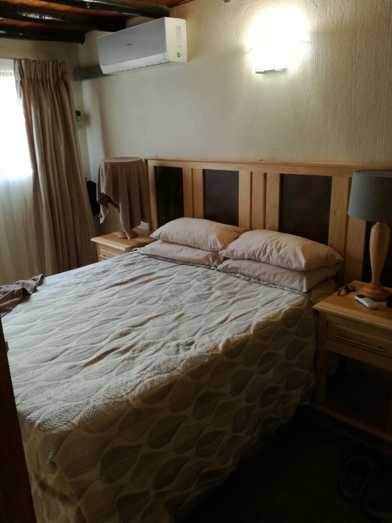 Dikhololo Resort Single Bed