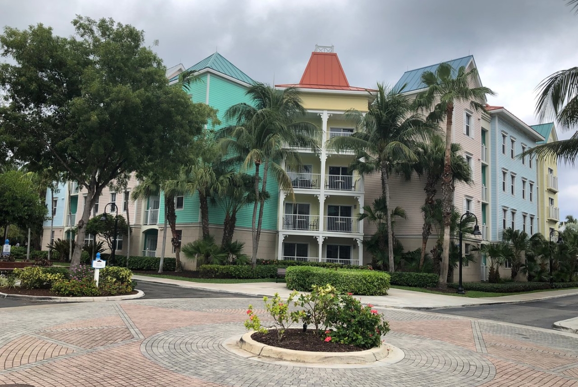 Harborside Resort At Atlantis Exterior