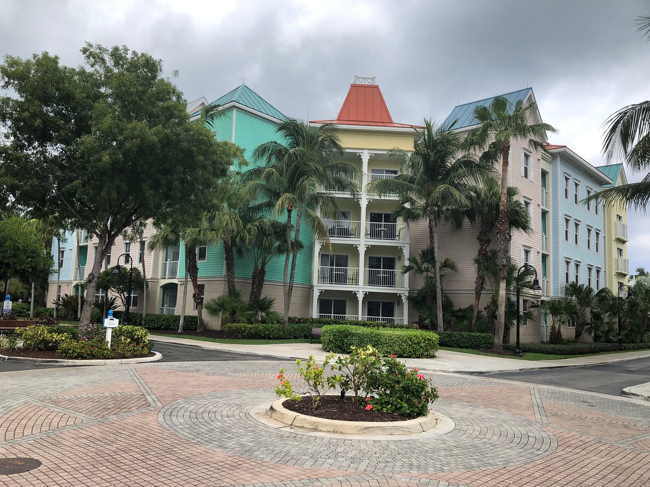 Harborside Resort At Atlantis Exterior