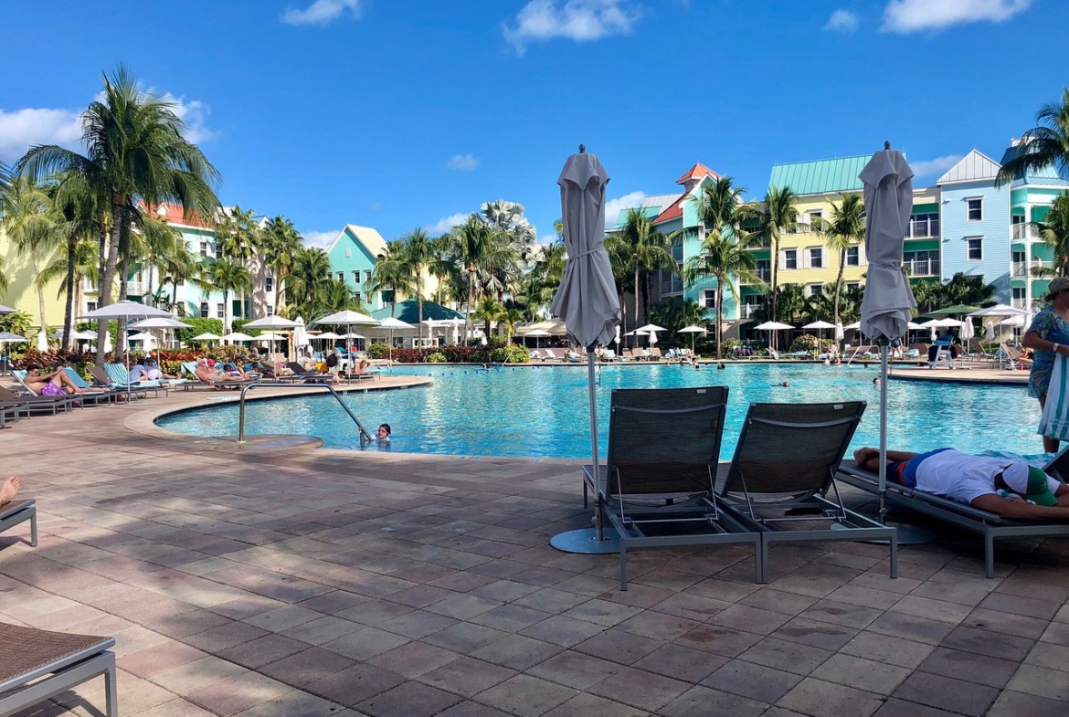 Harborside Resort At Atlantis Poolside