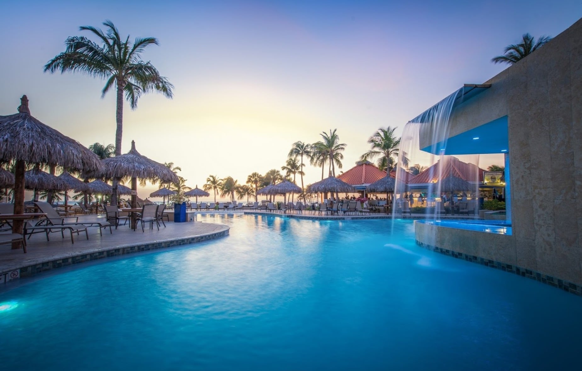 Playa Linda Beach Resort Pool