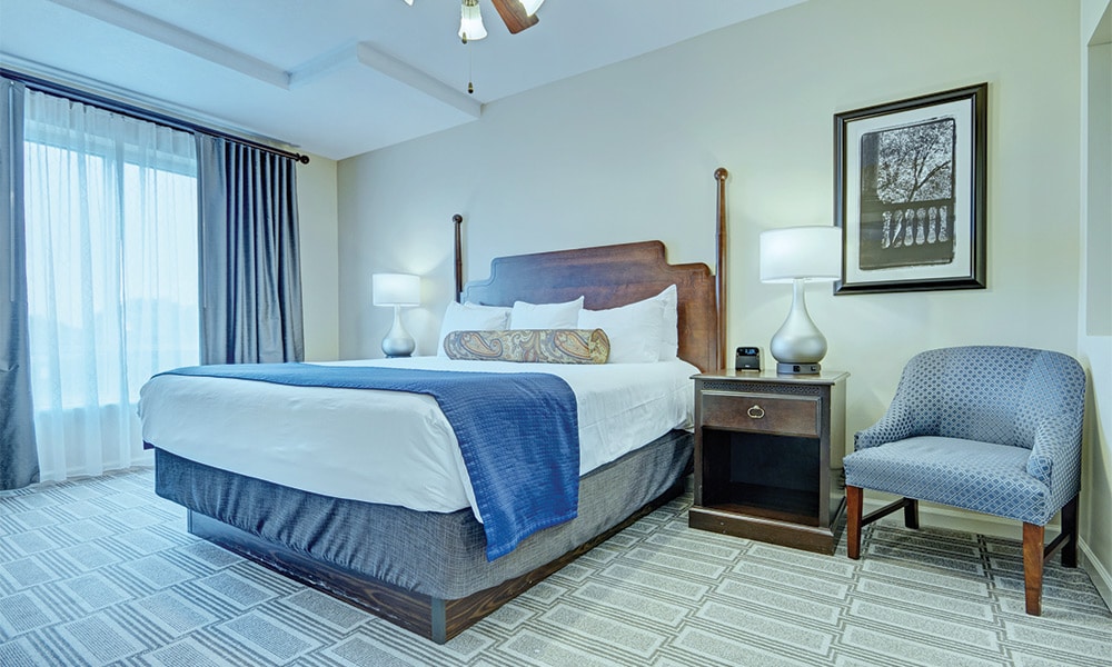 Club Wyndham Old Town Alexandria bed