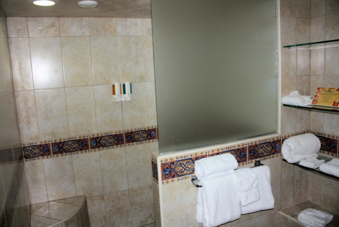 Costa Linda Beach Resort Bathroom