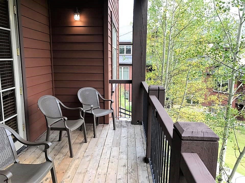 Grand Timber Lodge Balcony