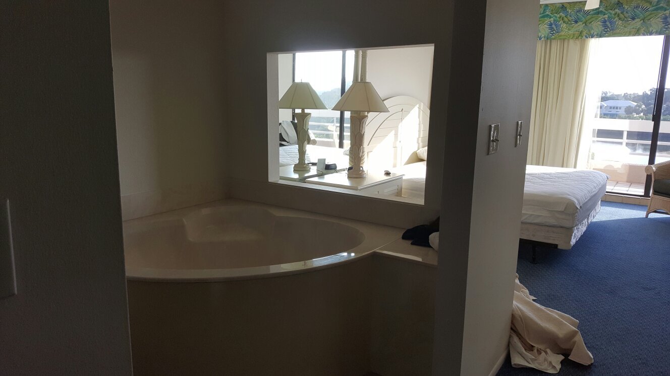 Longboat Bay Club Tub