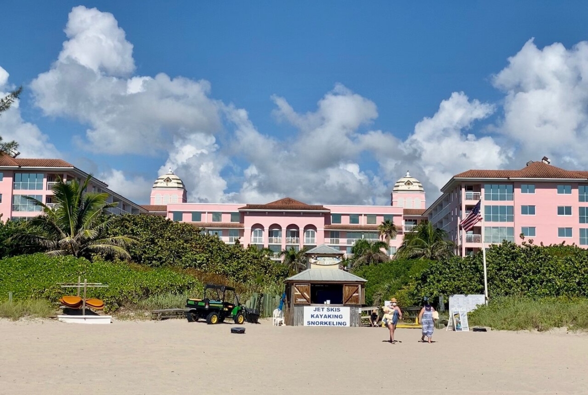 Palm Beach Shores Resort and Vacation Villas Exterior
