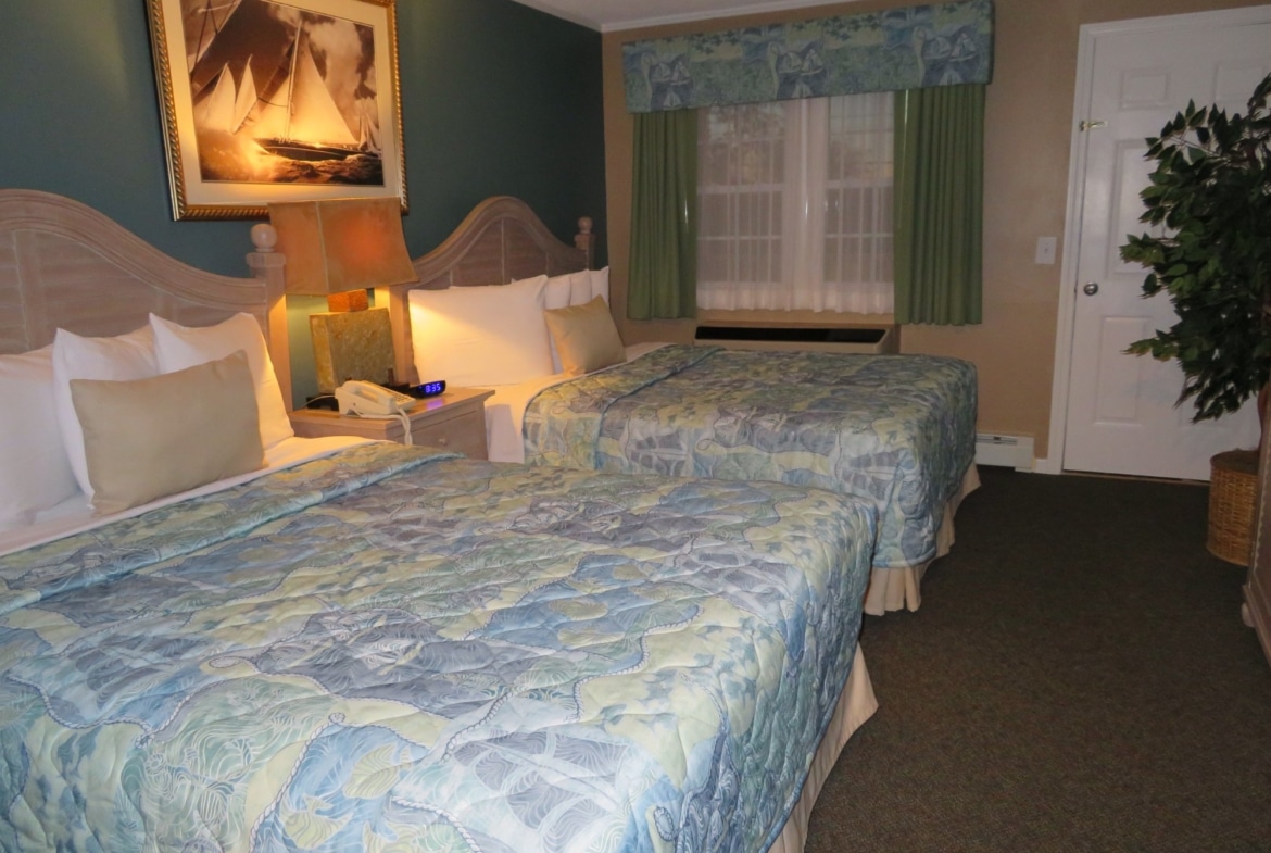 Pier 7 Condominiums Double Bed