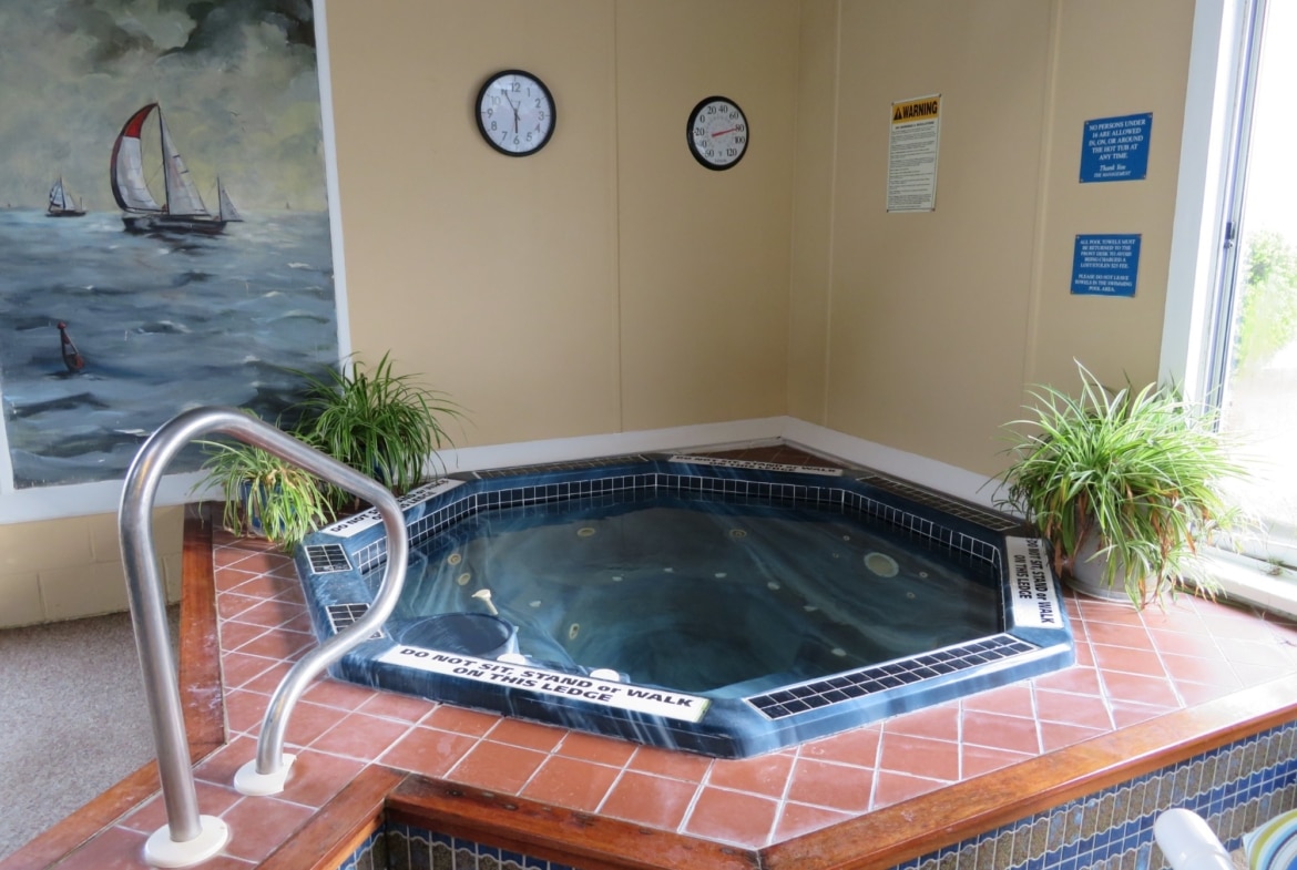 Pier 7 Condominiums Indoor Jacuzzi