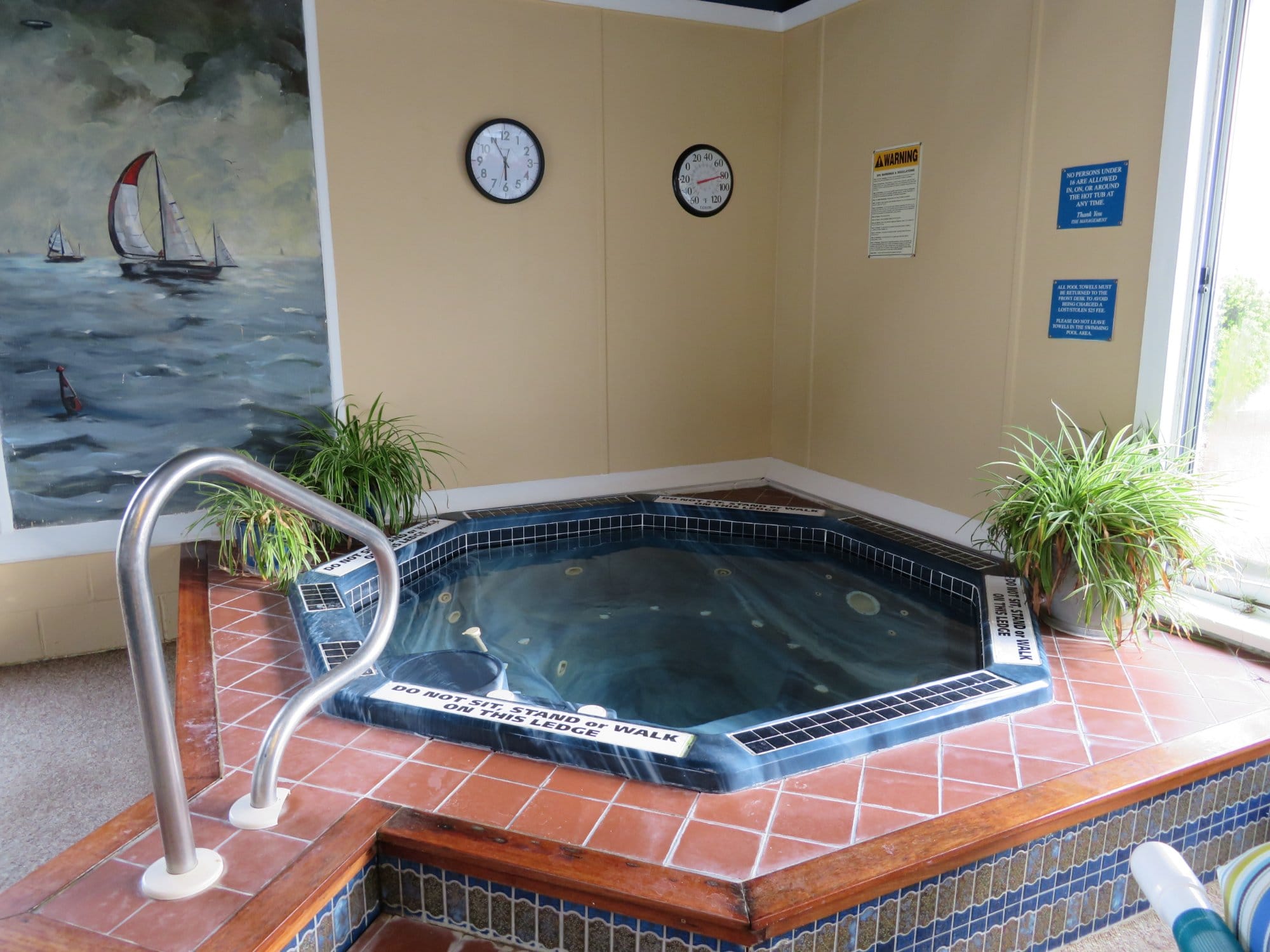 Pier 7 Condominiums Indoor Jacuzzi