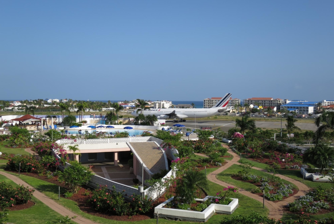 Royal Islander Club La Terrasse Resort Jet Landing