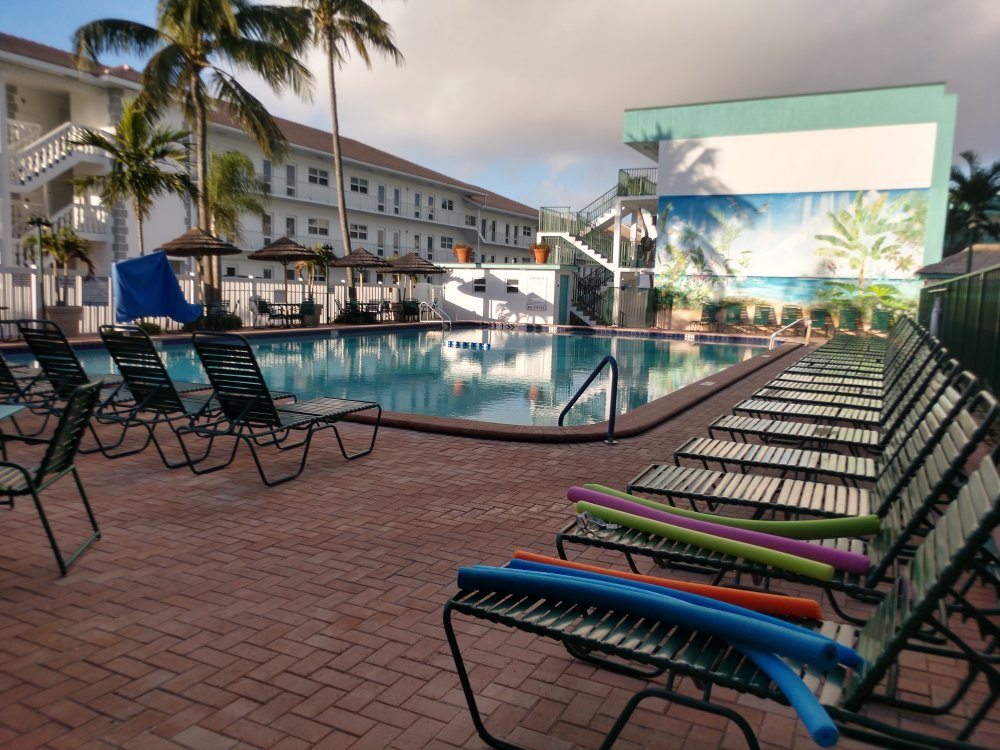 Surf Rider Resort Pool