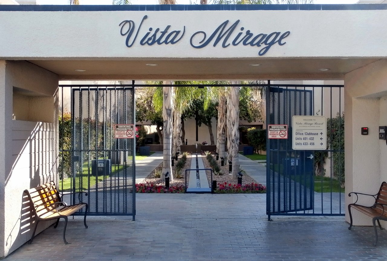 Vista Mirage Resort Entrance