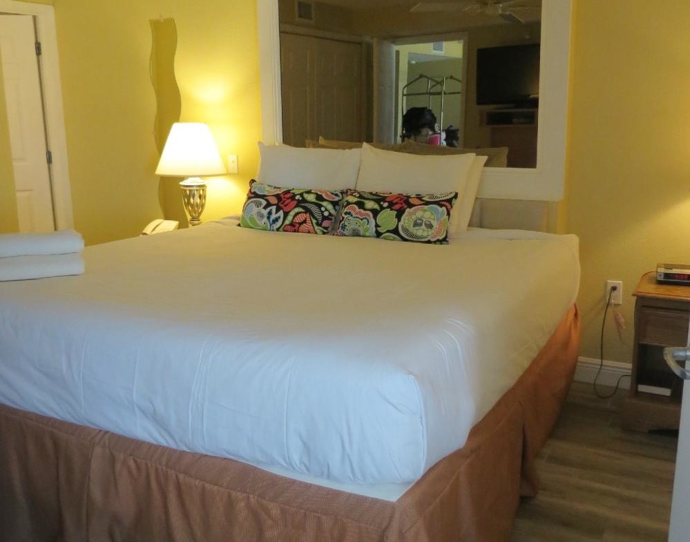 Catalina Beach Club Bedroom