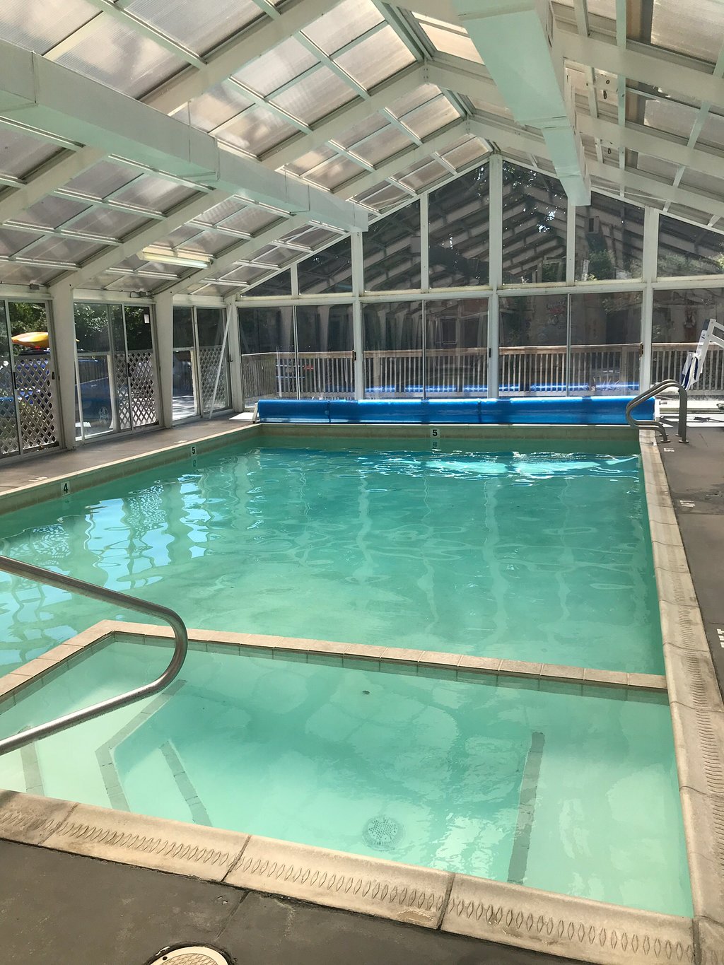 OceanCliff Hotel Indoor pool