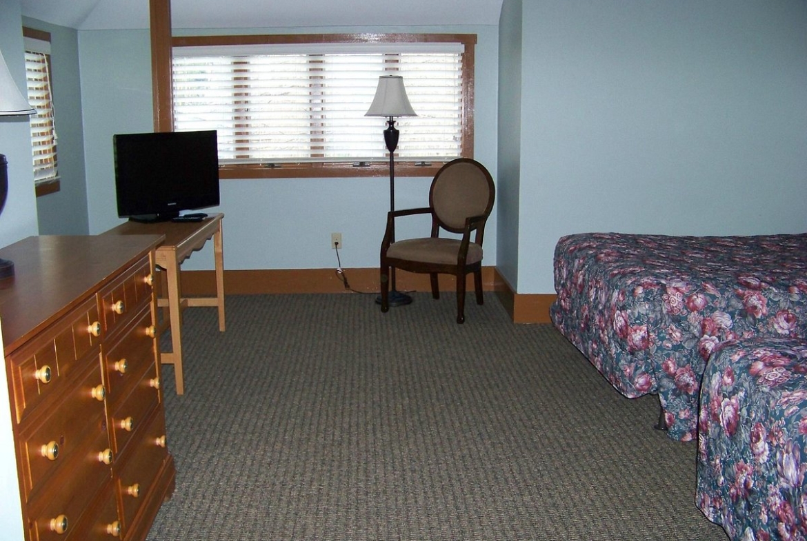 Depuy Village At Shawnee bedroom