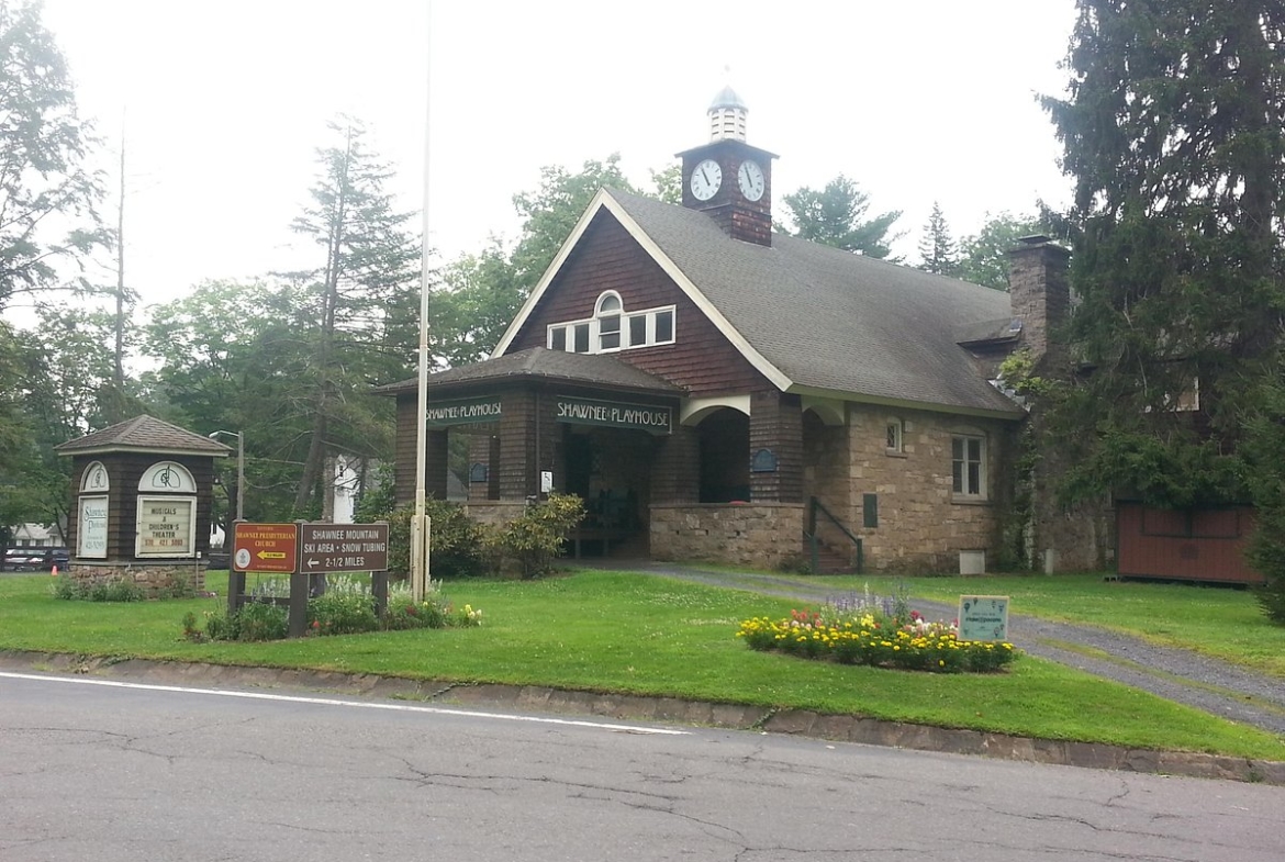 Depuy Village At Shawnee entrance