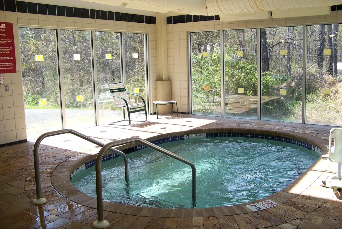 Depuy Village At Shawnee indoor jacuzzi