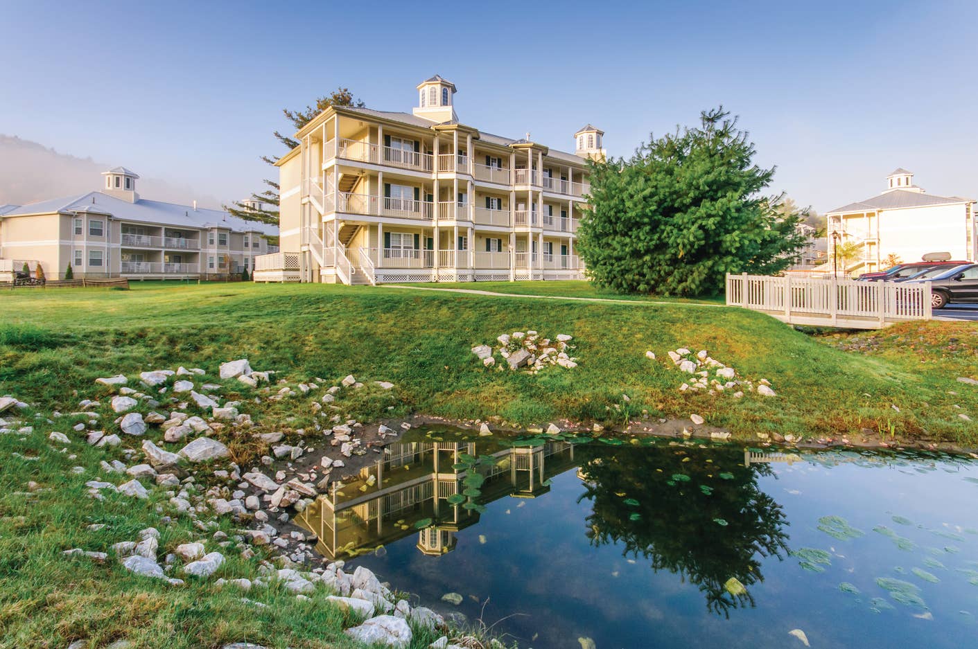 Oak N Spruce Resort Exterior