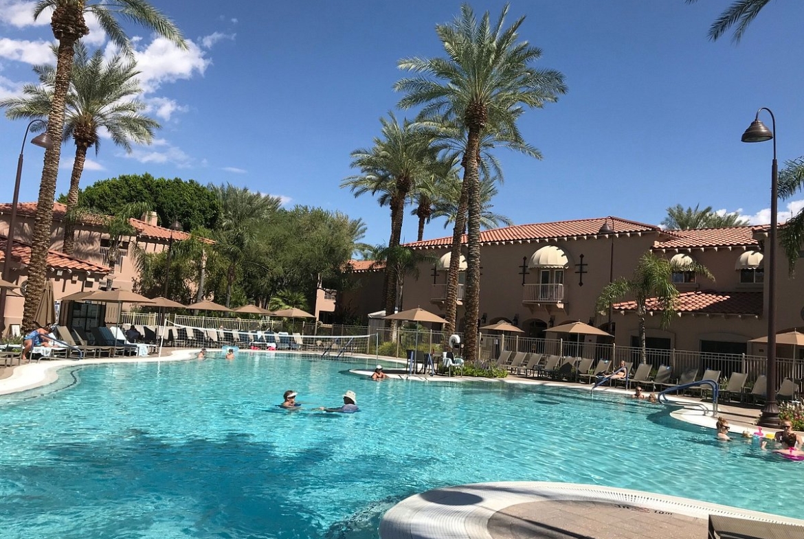 Sheraton Desert Oasis Villas Pool