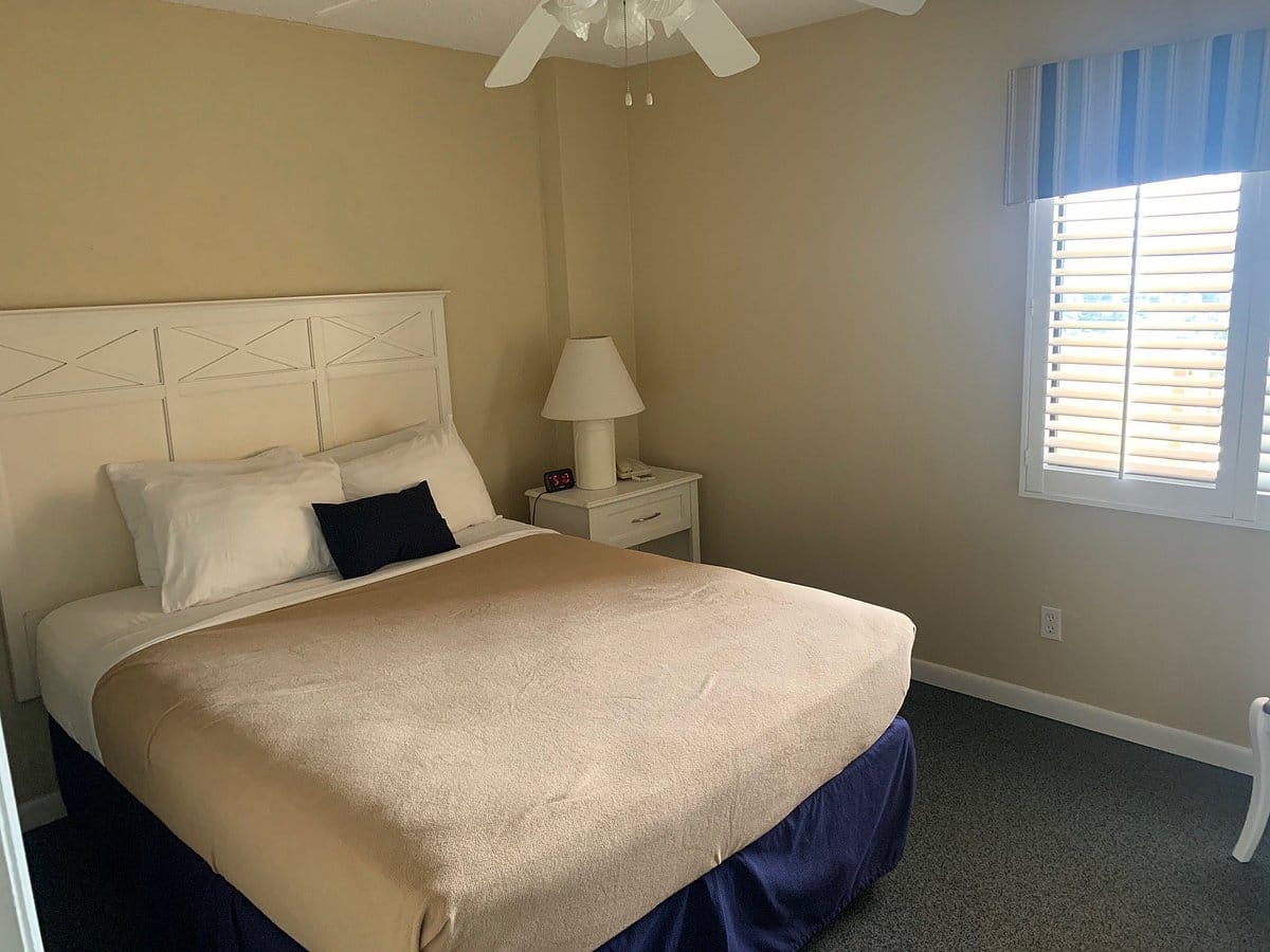 Tropic Shores Resort Bedroom