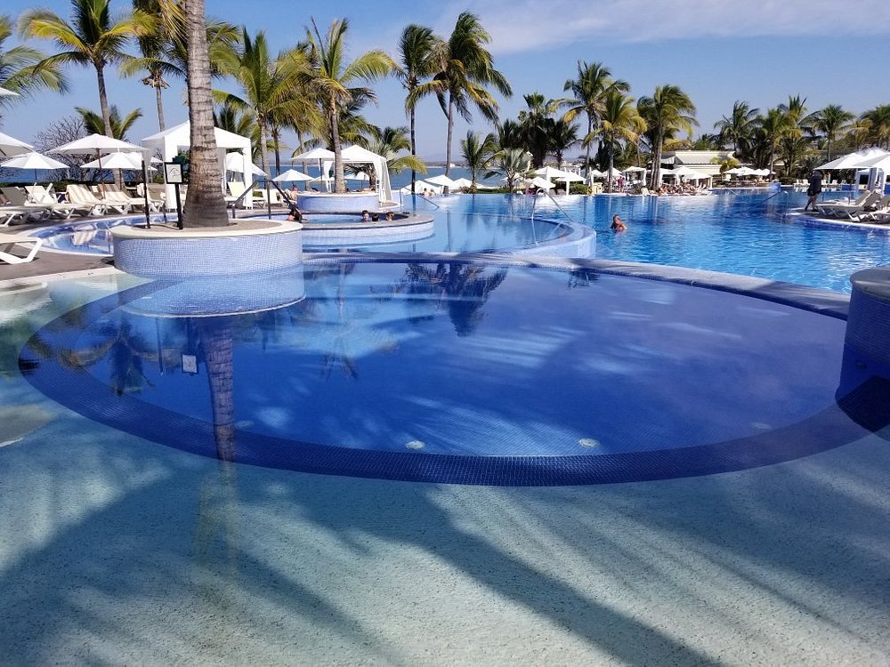 pueblo bonito emerald bay