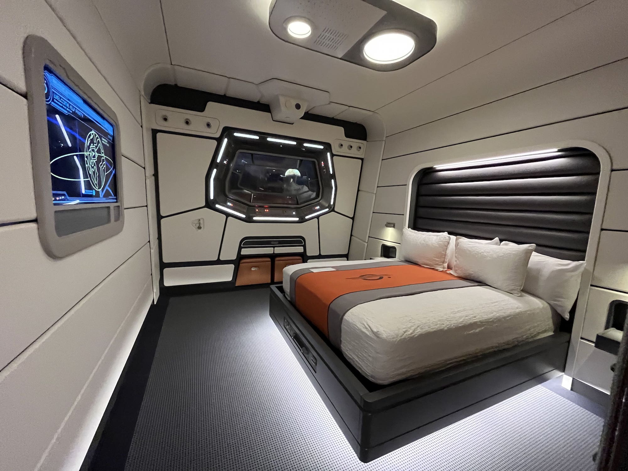 Star Wars Galactic Starcruiser Basic Cabin