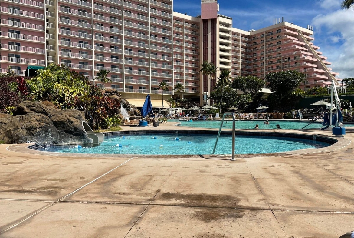 Diamond Kaanapali Beach Club hot tub