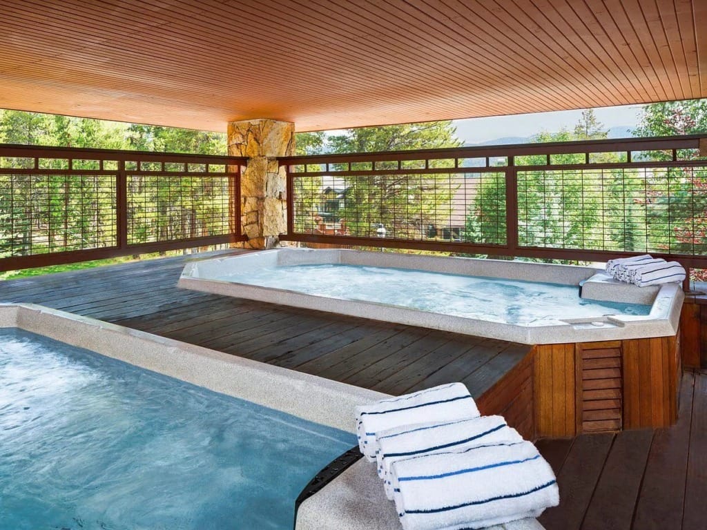 Valdoro Mountain Lodge Hot Tubs