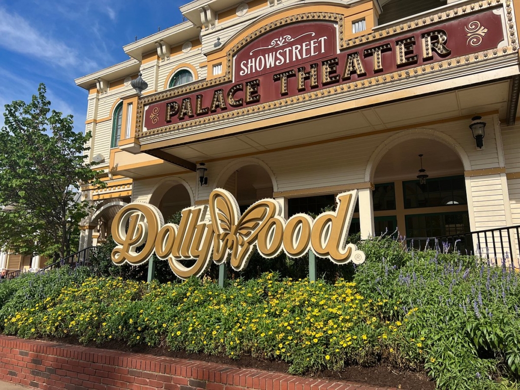 dollywood theater