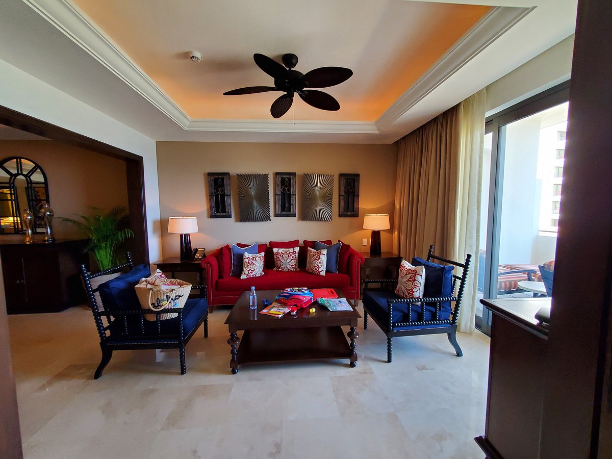 Grand Solmar Land's End Resort & Spa living room
