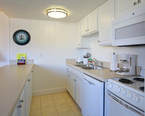 Outer Banks Beach Club I kitchen
