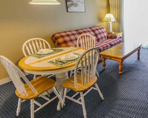 Riverview Resort Condominiums dining area