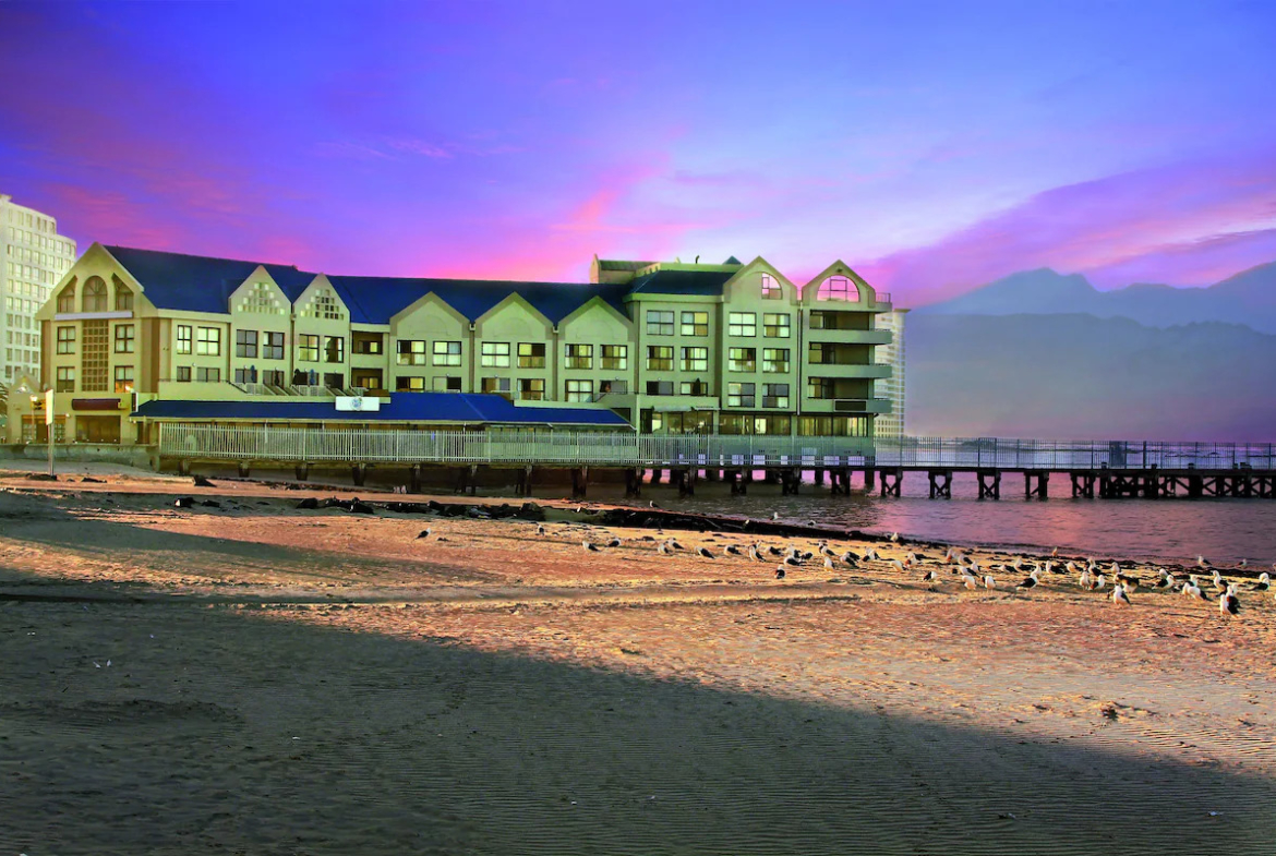 Strand Pavilion Exterior