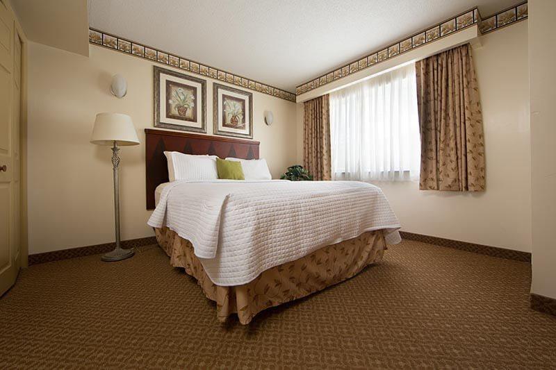 Villa Roma Resort Lodges Bedroom