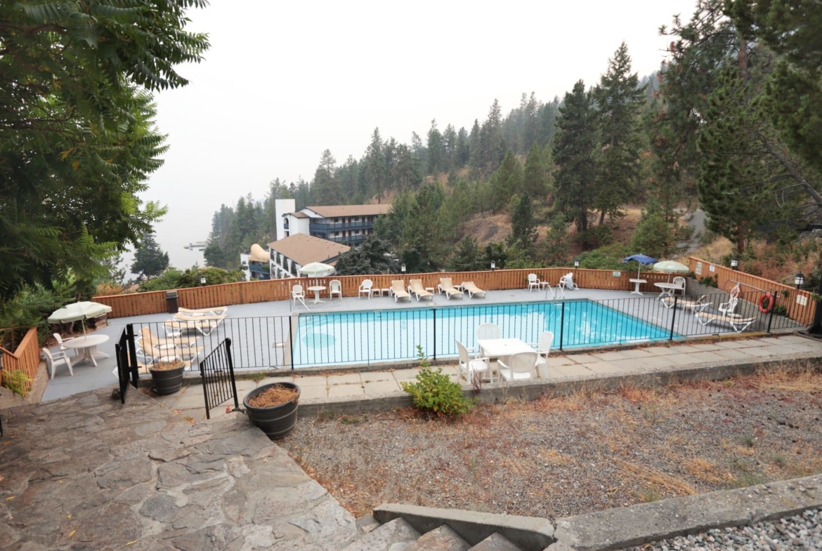 Lake Okanagan Resort pool view