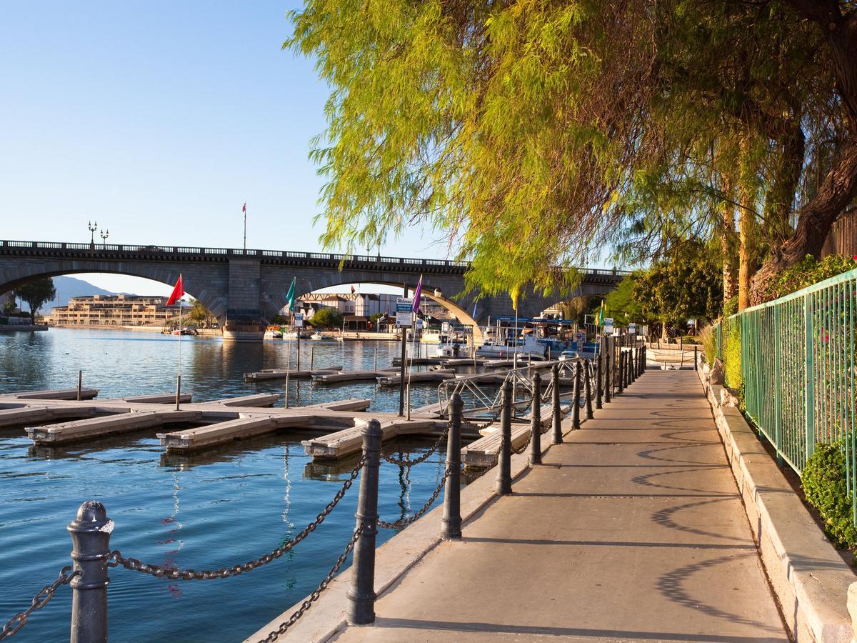 London Bridge Resort dock