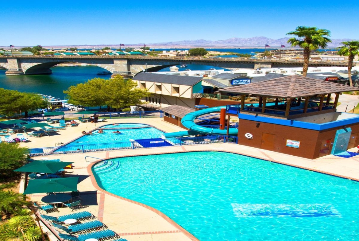 London Bridge Resort pool