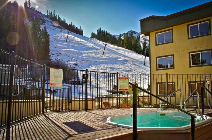 Red Wolf Lodge At Squaw Valley hot tub