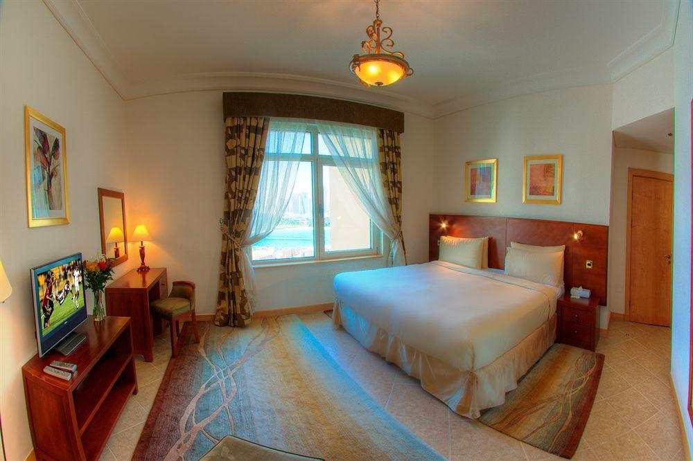 Royal Club At Palm-Jumeirah bedroom