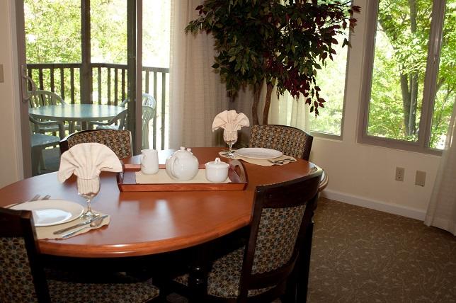 San Diego Country Estates dining room