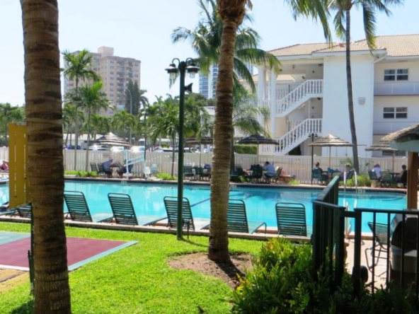 pool area surfside