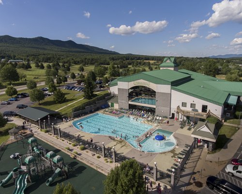 Eagle Trace At Massanutten Outdoor Pool