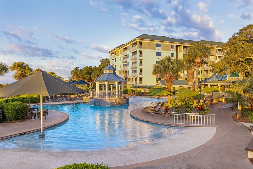 ocean feature pool