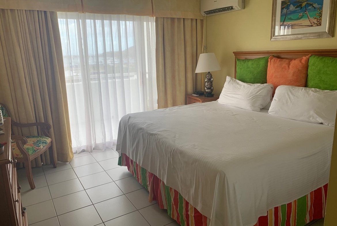 Atrium Resort On Simpson Bay Beach bedroom