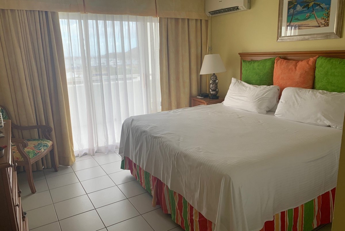 Atrium Resort On Simpson Bay Beach bedroom