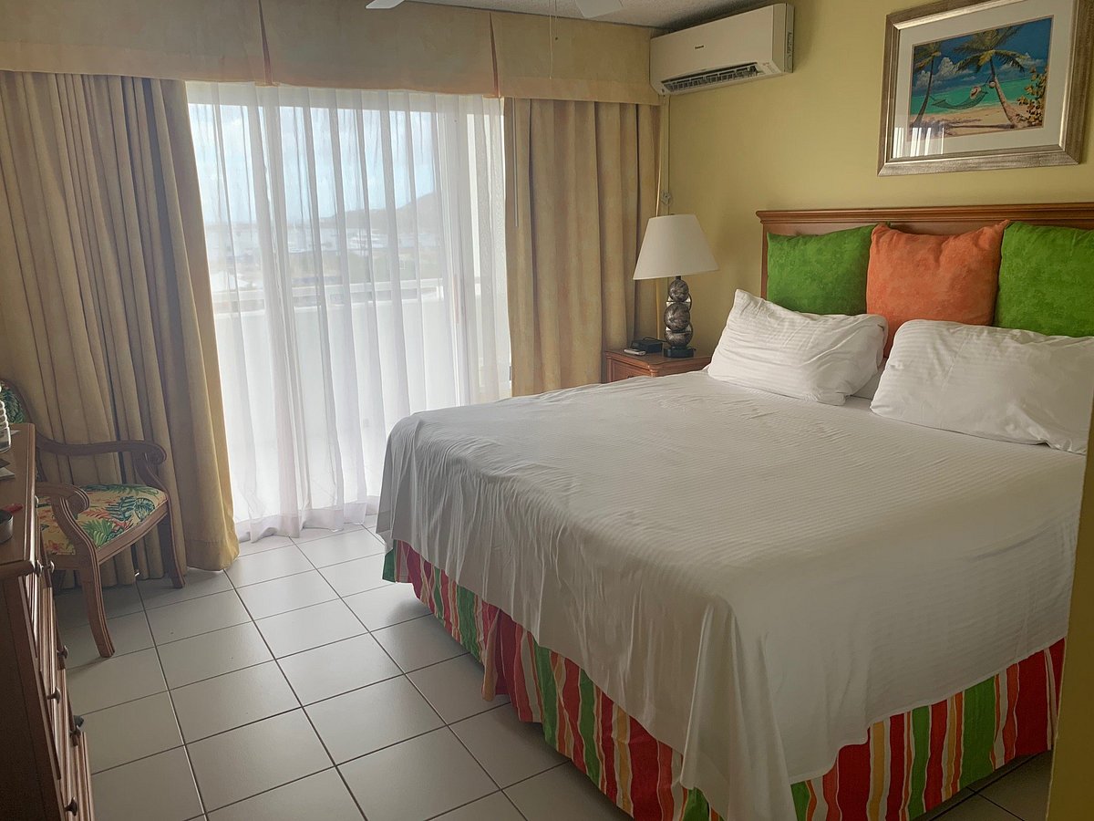 Atrium Resort On Simpson Bay Beach bedroom