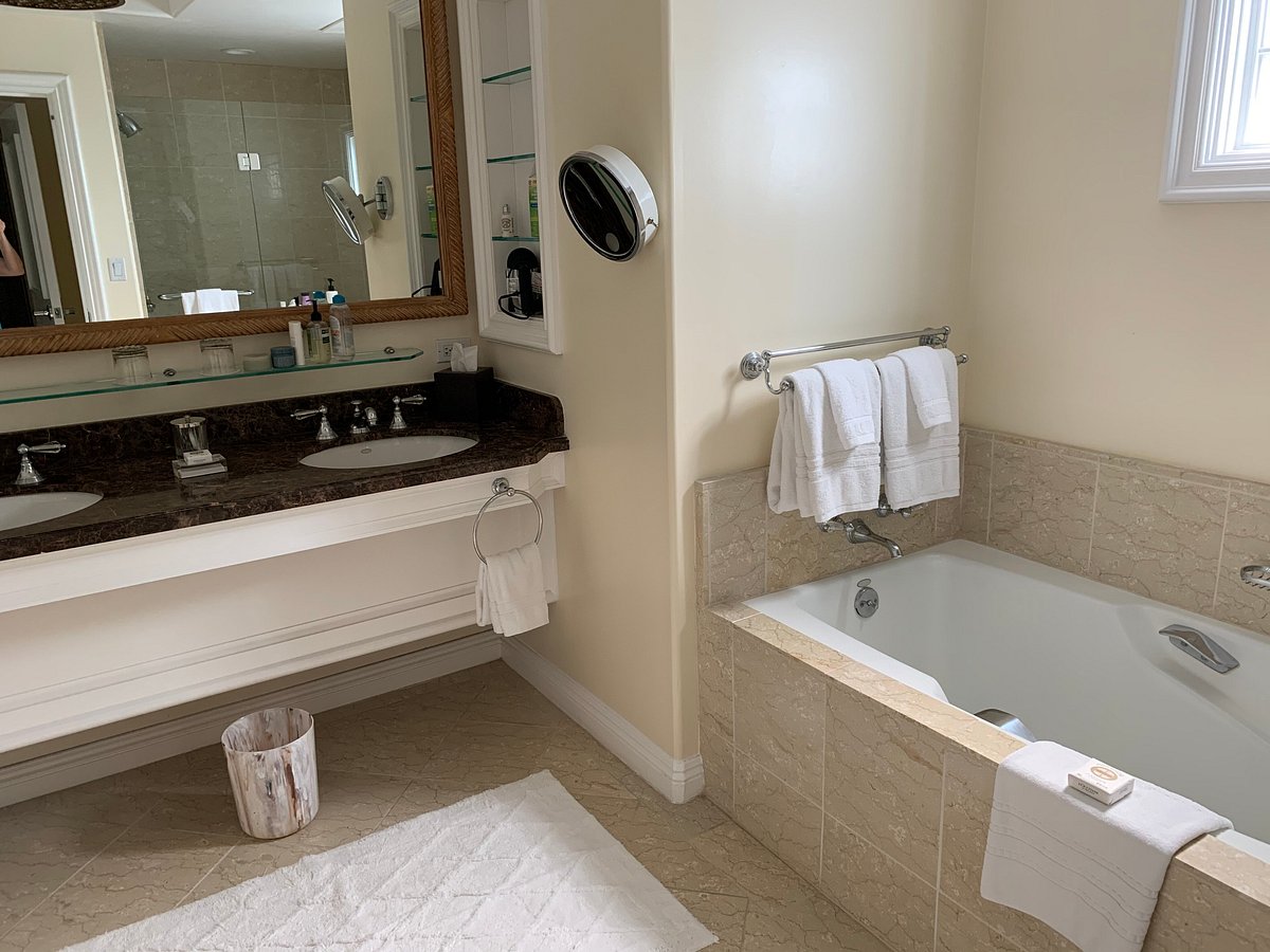 Four Seasons Resort Club Aviara bathroom
