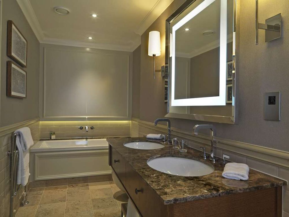 Hilton Grand Vacations Club Craigendarroch Suites Scotland bathroom