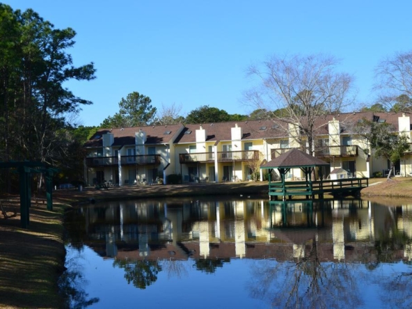 Links Golf and Racquet Club Exterior