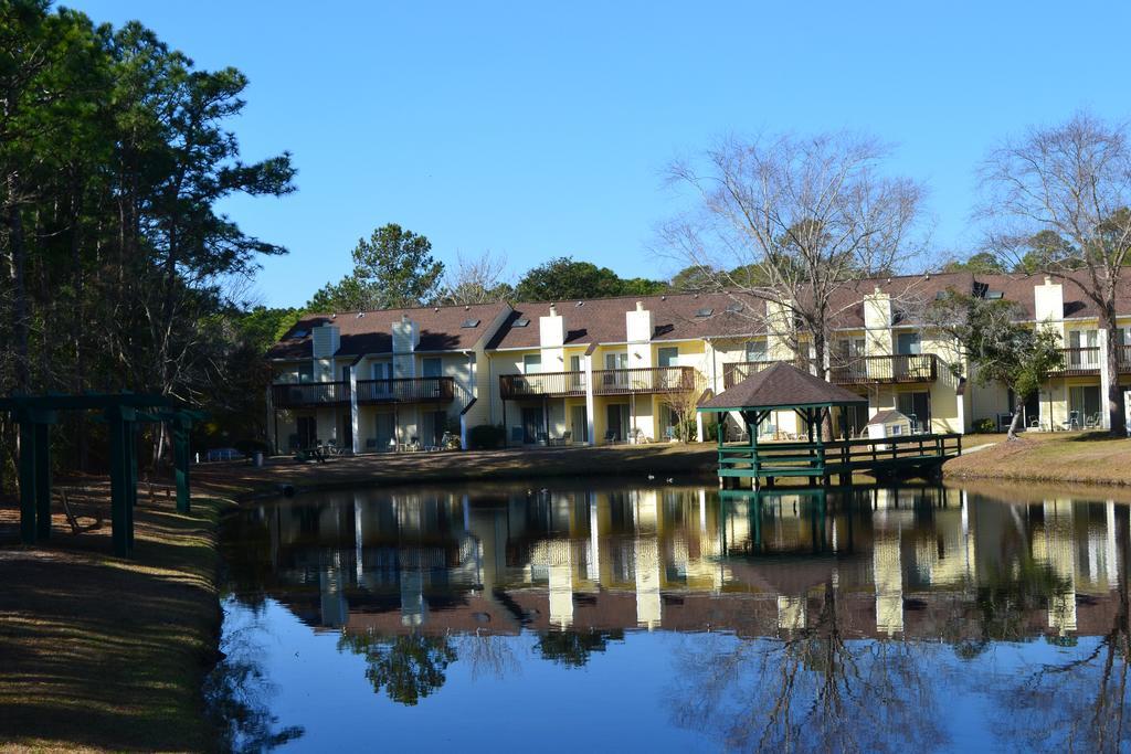 Links Golf and Racquet Club Exterior